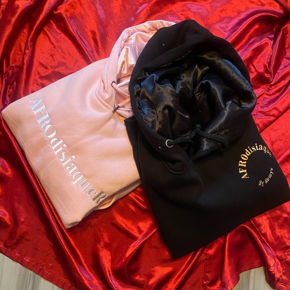 Black hoodie SATIN LINED - Picture 2 of 3